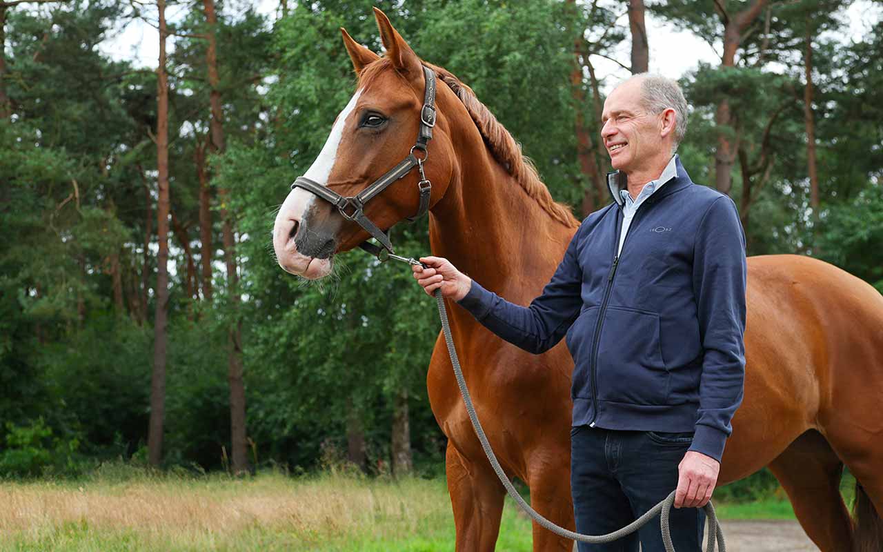 Dr. med. vet. Ralf Pellmann – Fachtierarzt für Pferde